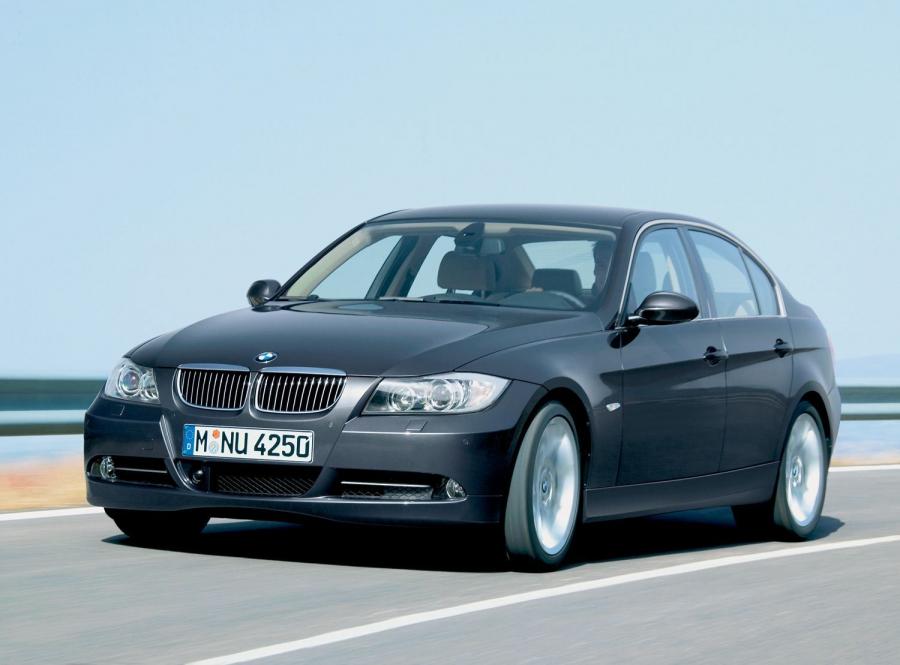  BMW 3-Series 2005 года  (фото 1 из 9)